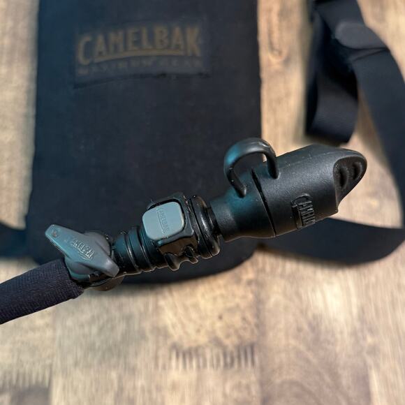 CamelBak ThermoBak Tactical Hydration Pack Mil Spec Crux Bladder Black 70oz/2L - Picture 4 of 10